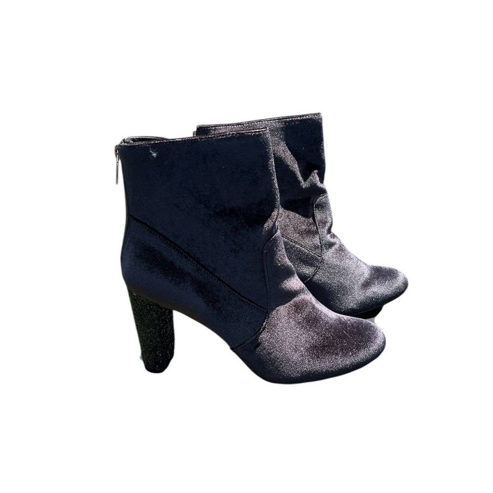 NWOT Black Ankle Boots w bling heels Sued w back heel zipper size 11 by Giuliana